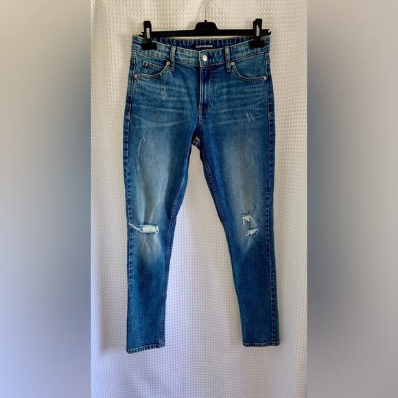 Women’s CALVIN KLEIN stretchy mid-rise‎ slim distressed Jeans size 27 X 30 - Picture 1 of 16